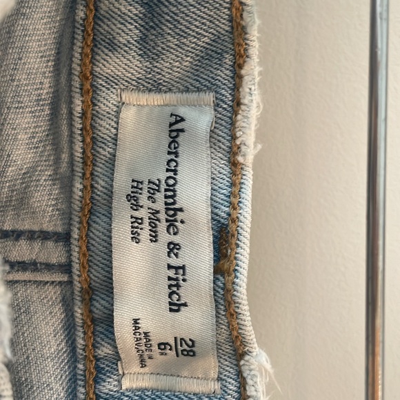 Abercrombie “The Mom” High Rise Jeans - Picture 2 of 3